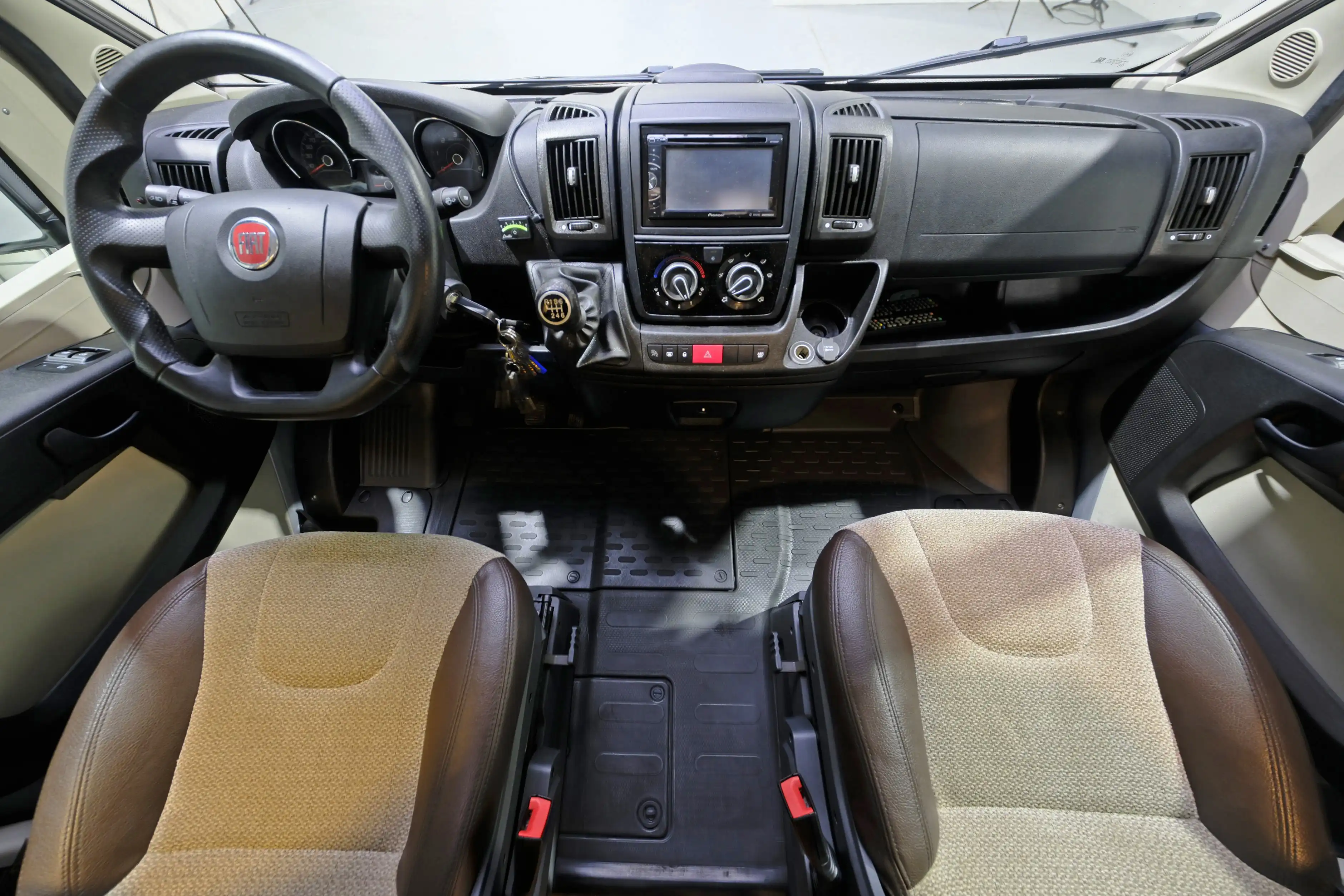 ADRIA Twin 600 SP